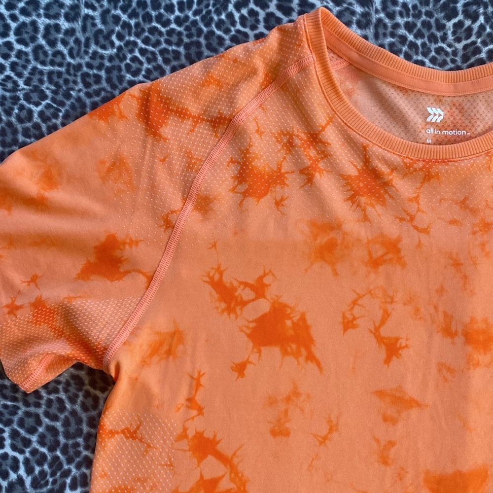 All In Motion Tie Dye Seamless Short Sleeve Tee Athletic Orange Green/Grey NWT - Picture 5 of 11